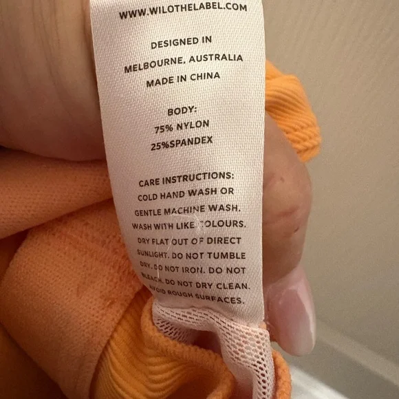 Wilo Ruched Sports Bra NWOT - Picture 8 of 8